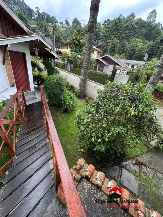 Imagem Casa a Venda no Bairro Jardim Califórnia em Campos do Jordão - SP.