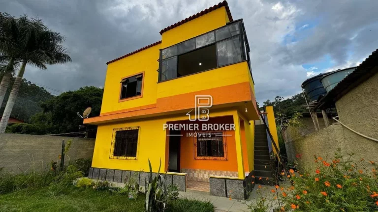 Imagem Casa à venda, 110 m² por R$ 460.000,00 - Pessegueiros - Teresópolis/RJ