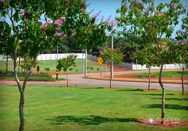 Imagem Terreno á venda c/ 250m², Bairro Portal Ville Jardins - Boituva/SP