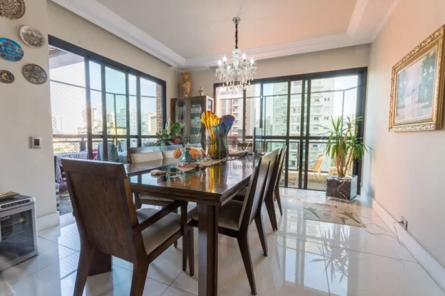Imagem Apartamento reformado nas Perdizes com 172m²