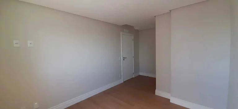 Imagem Apartamento com 4 dormitórios sendo 2 suítes e 3 vagas de garagem em Balneário Camboriú/SC