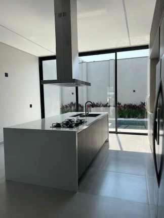 Imagem Casa de luxo no Condomínio na Vila Martins em Itu-SP: 3 quartos, 3 suítes, 3 salas, 5 banheiros e 4 vagas de garagem!