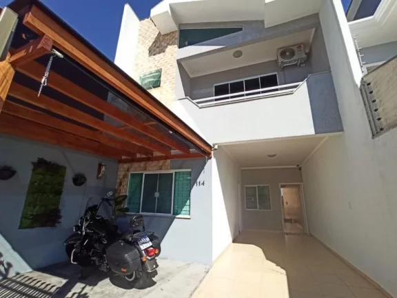 Imagem Sobrado para Venda em Maringá, Jardim Fregadoli, 3 dormitórios, 1 suíte, 2 banheiros, 2 vagas