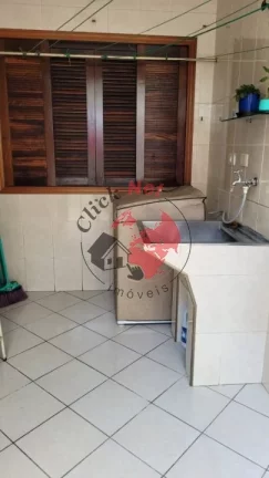 Imagem Casa térrea com edícula à venda no bairro de Rudge Ramos, São Bernardo do Campo com 3 dormitórios, 3 vagas, 196 m².