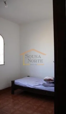 Imagem Sobrado com 4 dormitórios, 3 bem espaçosos e 1 menor. A sala é ampla e dividida em dois ambientes...