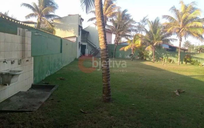 Imagem Terreno de 659 m² murado e cercado a 2 quadras da Praia do Foguete.