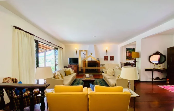 Imagem Casa principal linear 3 quartos sendo 1 suíte à venda, 230 m² - 3 min da feirinha do Alto - Teresópolis/RJ