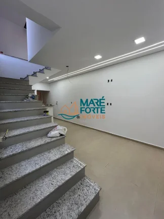 Imagem Sobrado novo com acabamento de qualidade a 300Mts da Orla no Pereque Açu Ubatuba SP