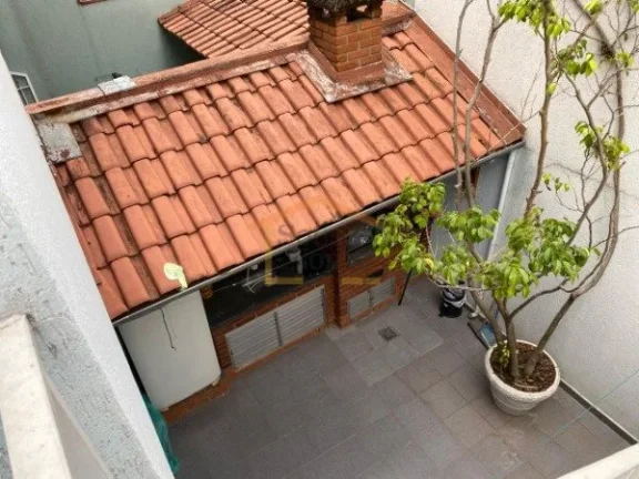 Imagem Sobrado espaçoso 3 dormitórios, 4 banheiros e 5 vagas de garagem, sendo garagem subterrânea. Poss...