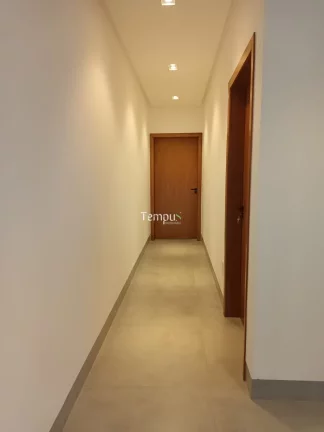 Imagem Sobrado Alto Padrão, 3 Suítes, Churrasqueira com Piscina