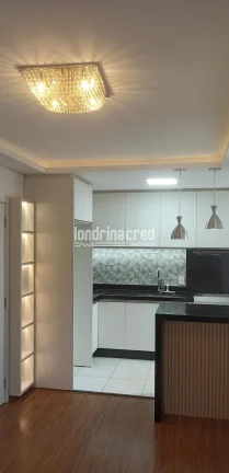 Imagem Apartamento com 2 quartos planejados, ar-condicionado, sanca em LED, armários em todos os ambientes, 1 vaga coberta e quitada, pronto para morar.