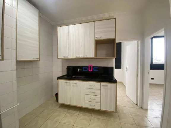 Imagem Apartamento 2 dormitórios para locação no coração do Gonzaga – a menos de 100 metros da praia!