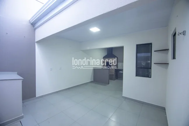 Imagem Excelente Sobrado Geminado à Venda na Parte Alta do Bairro: 4 Dormitórios, Espaço Gourmet, Suíte no Térreo, Garagem para 2 Carros e Localização Privilegiada!