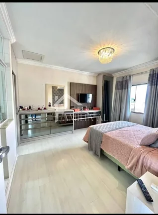 Imagem CASA TRIPLEX BAIRRO BOEHMERWALD