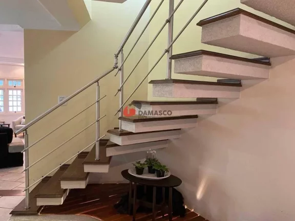 Imagem Sobrado à venda 3 Quartos, 1 Suite, 2 Vagas, 180M², Sítio da Figueira, São Paulo - SP