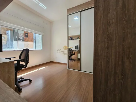 Imagem Casa em Condomínio para Venda em Teresópolis / RJ no bairro Vargem Grande