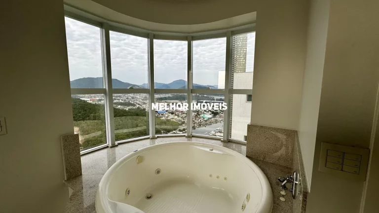 Imagem Apartamento Frente Mar à venda com 4 suítes no centro de Balneário Camboriú