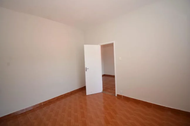 Imagem Casa para Venda em Rio de Janeiro, Marechal Hermes, 2 dormitórios, 1 banheiro, 3 vagas