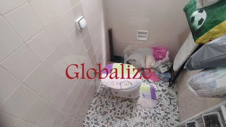 Imagem Apartamento de 3 dormitórios com garagem fechada primeiro andar no bairro do Boqueirão em Santos (SP) por R$.475.000,00 !