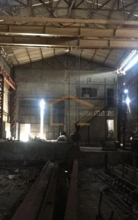 Imagem Terreno com galpão, área edificada de 1.493m² e área de terreno +/- de 2.200m², escriturado 2.0...
