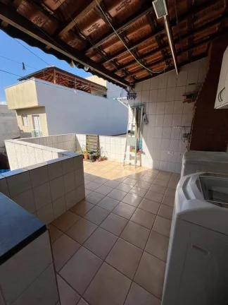 Imagem Casa com 3 dormitórios à venda, 200 m² por R$ 650.000 - Jardim Las Vegas - Santo André/SP