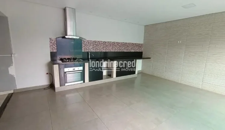 Imagem Excelente Sobrado no Jardim Itália, Cambé: 3 Quartos (1 Suíte Luxuosa), 3 Banheiros, Sacada, Churrasqueira e Piscina – Conforto e Lazer para Sua Família!