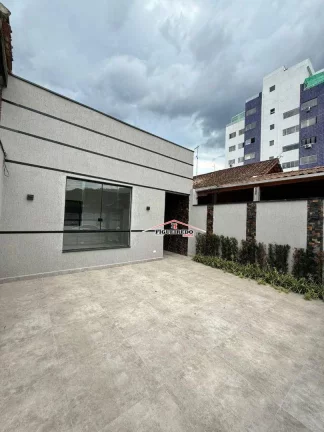 Casa com 2 dormitórios à venda, 75 m² por R$ 780.000 - Canto do Forte - Praia Grande/SP