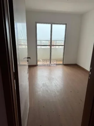 Imagem Apartamento à venda no -Condomínio Park Leopoldino, no bairro Parque do Mirante, Uberaba | 2 dormitórios, piscina e portaria 24h
