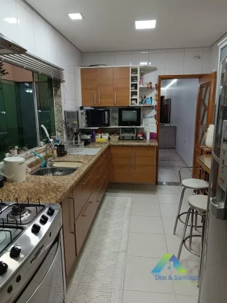 Imagem Casa com 03 quartos na Vila Ema 190m²