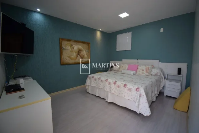 Imagem Imagine viver em uma casa onde cada detalhe foi pensado para elevar sua qualidade de vida. São 700m...