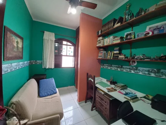 Imagem Casa com 4 Dormitórios e Piscina à Venda em Bairro Residencial de Peruíbe