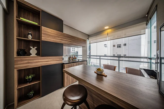 Imagem Espetacular Apartamento Mobiliado 147M² nunca habitado - 3 Dorms, 3 Suítes.