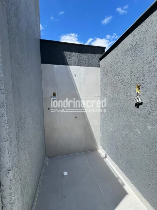 Imagem Casa assobradada mobiliada, 3 suítes com sacada, closet, piscina, churrasqueira, placas solares, 4 vagas, casa inteligente e acabamento premium