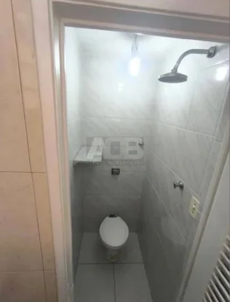 Imagem Apartamento à venda em Copacabana, com 85m2, 2 quartos + Dependências.