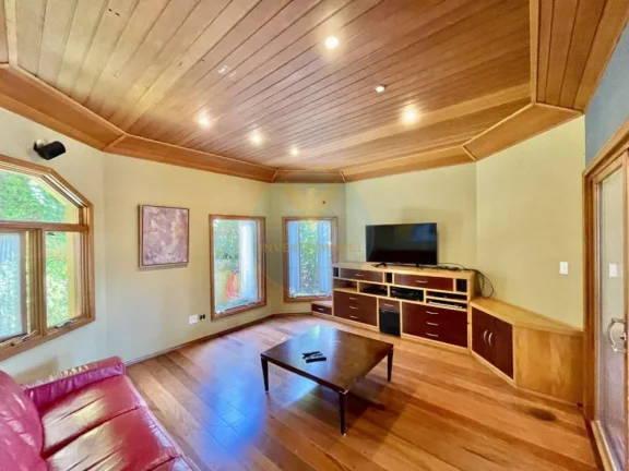 Imagem Casa em Condomínio a Venda no bairro Palos Verdes - Carapicuíba, SP