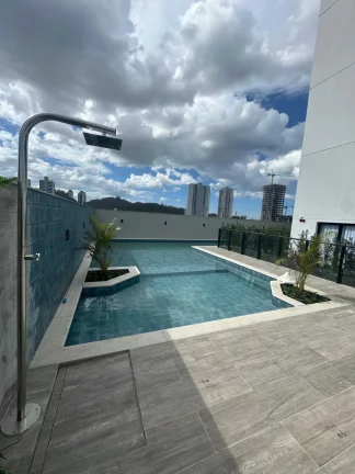 Imagem Apartamento com 2 dormitórios sendo 1 suíte e 1 vaga de garagem na Praia Brava de Itajaí/SC