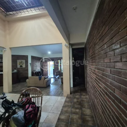 Imagem Venda de uma casa em Alagamra17 x 30 com 4 suítes, sala para 3 ambts, escritório, Dce, 1 Flat, Vagas de garagem