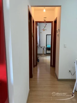 Imagem Apartamento com três quartos no bairro Floresta.