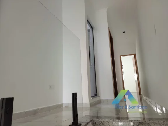 Imagem Lindo e novo sobrado com 125 m² em 3 dormitórios, 1 suíte e 2 vagas.