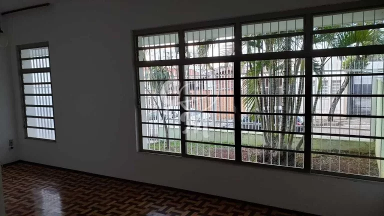Imagem Casa em área Residencial e Comercial - 340m²