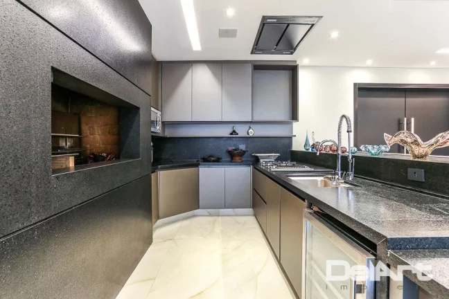 Imagem Residência Alto Padrão - 5 Suítes, Piscina e ELEVADOR no Alphaville Graciosa – 500m² de Sofisticação… Um verdadeiro espetáculo!!!