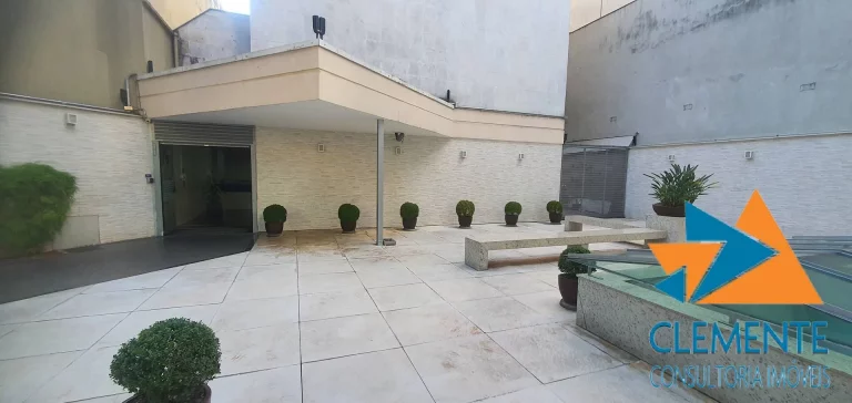 Imagem VENDO ANDAR CORRIDO COMERCIAL 227 M² -03 VGS B, SAVASSI-BH-MG
