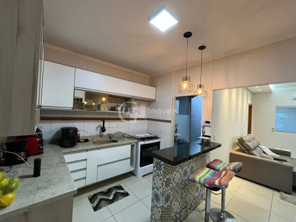 Imagem Linda casa de esquina com 4 suítes