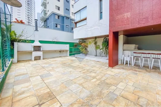 Imagem Excelente Apartamento 176m², 3 suítes, 3 salas, 3 vagas, depósito, elevador privativo e muito mais.