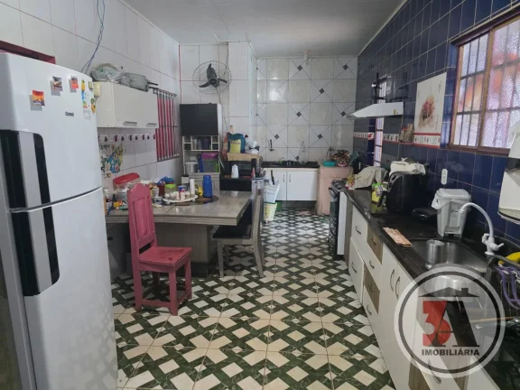 Imagem Casa com Piscina Zona Leste