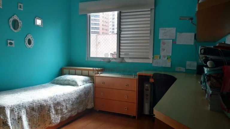 Imagem Apartamento em excelente estado de conservação. Amplo living para 2 ambientes, lavabo, 3 dormitór...