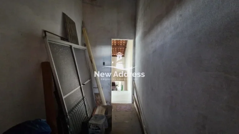Imagem Duas casas com ponto comercial em terreno de 335m² em Rosa da Penha. Amplas, bem cuidadas e com estrutura para kitnets. Ideal para morar ou investir.