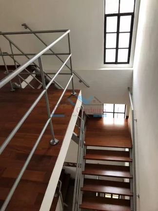 Imagem Sobrado com 4 dorm. (1 suíte) + 2 vagas e Piscina- Instituto de Previdência