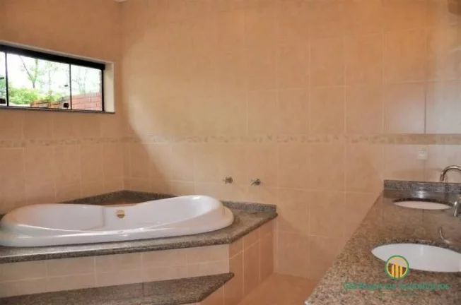 Imagem Casa Alto Padrão com 4 suites, Forest Hills - Jandira/SP