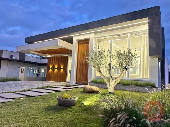 Imagem Excelente Casa Térrea com 4 Suítes